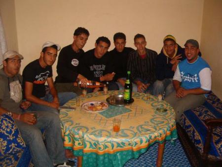 bsa7tkom f khatar l 3arbi khoya